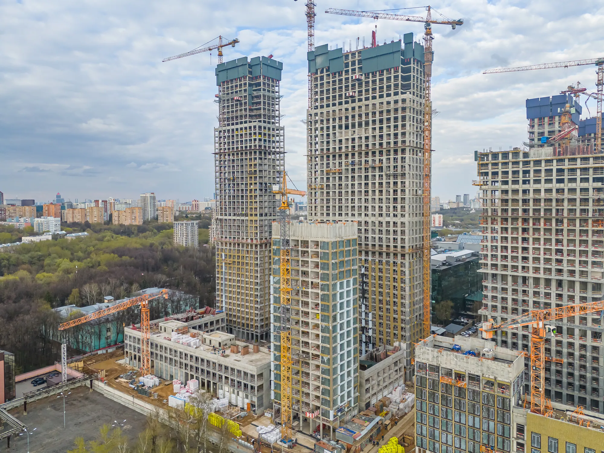 Апрель 2026