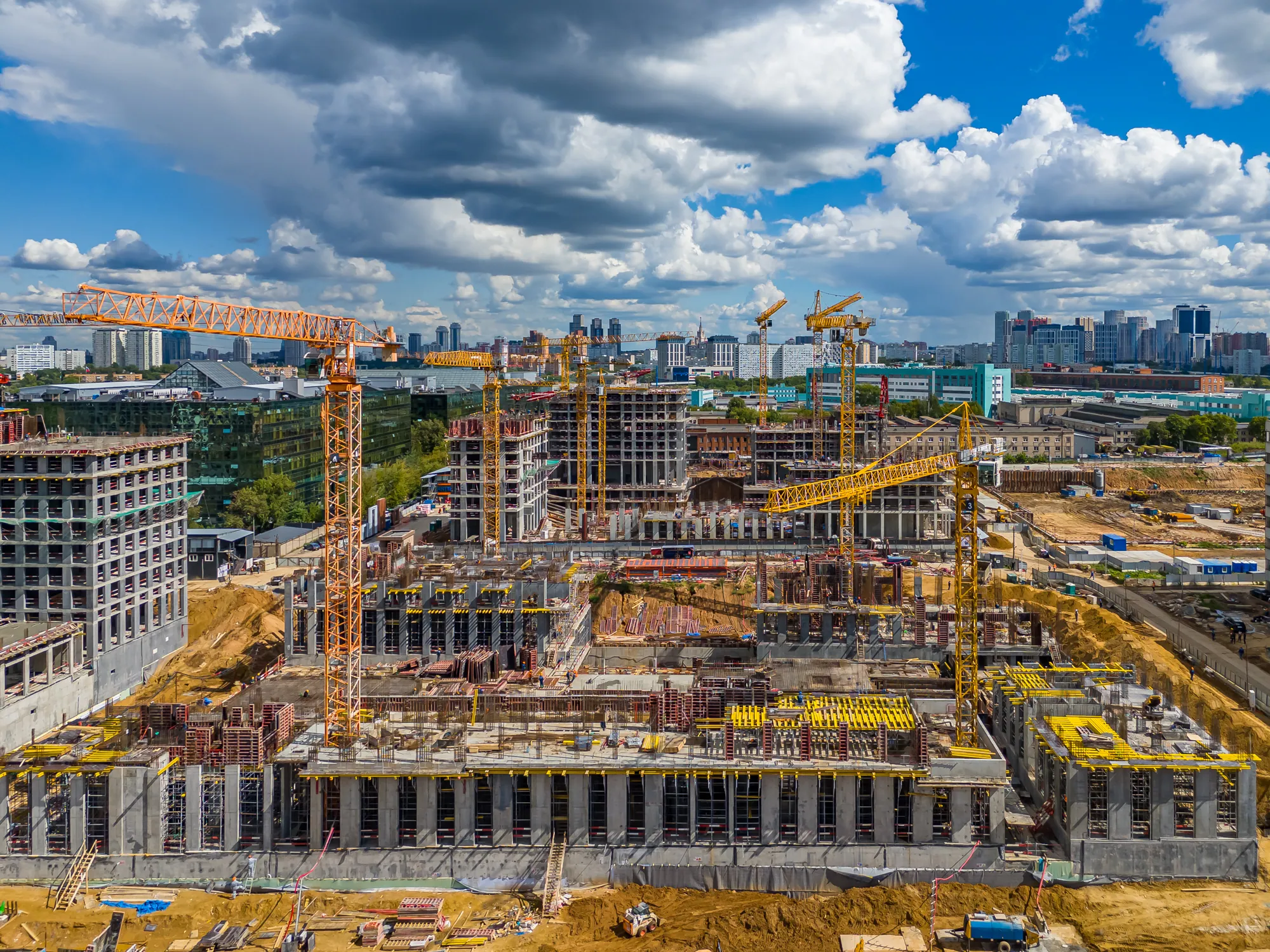 Август 2025