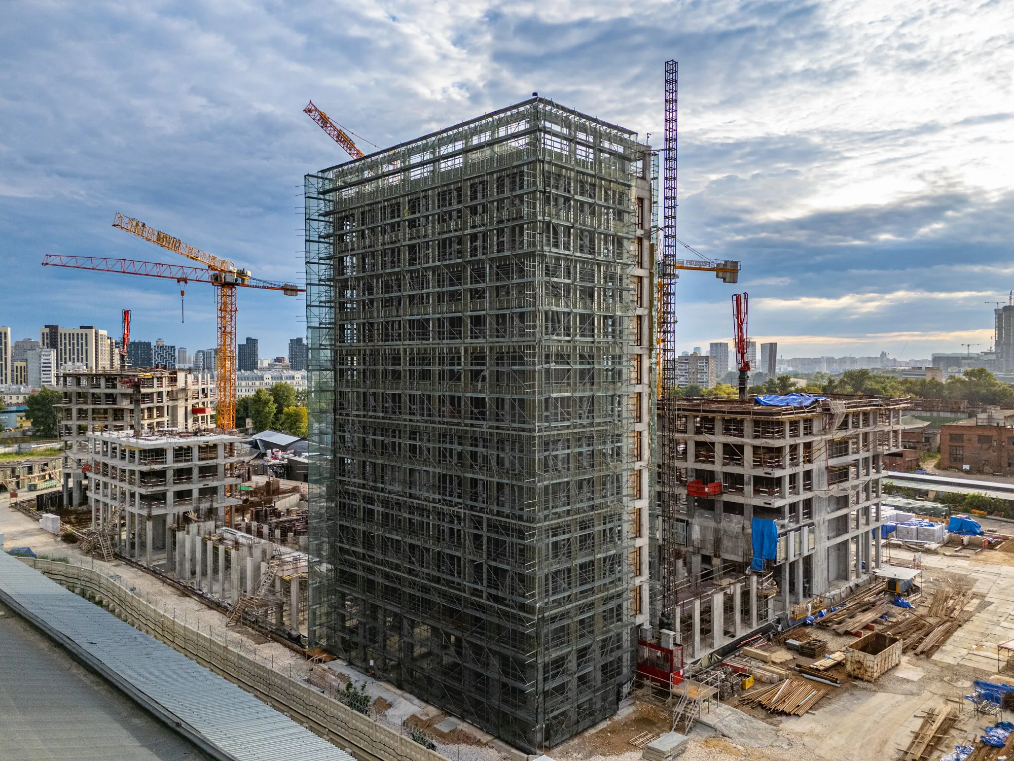 Август 2025 