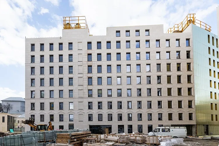 Апрель 2021