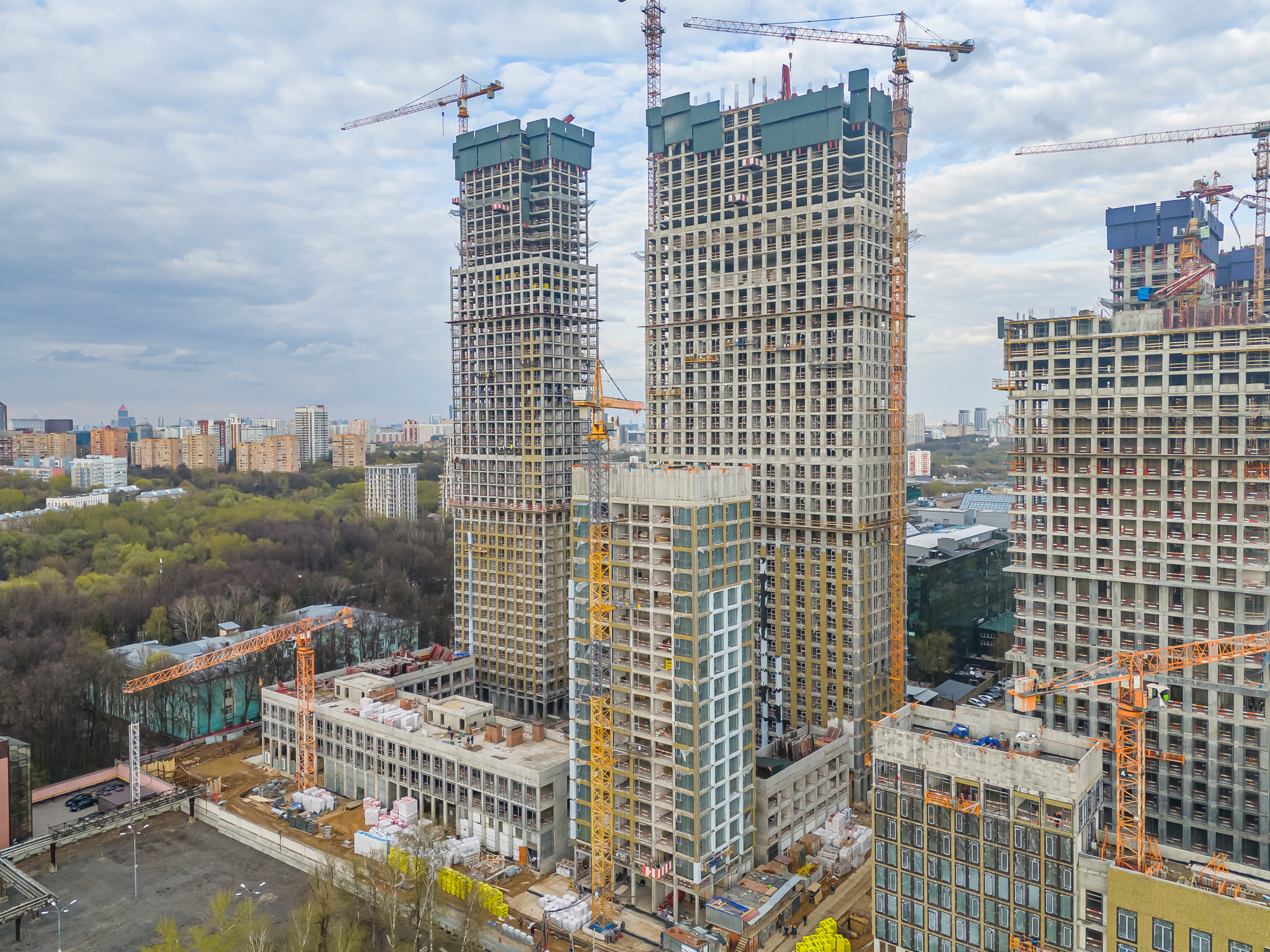 Апрель 2026