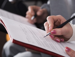 Какие документы проверить у продавца квартиры