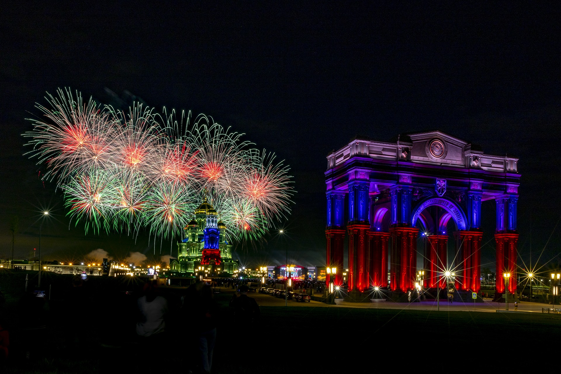 График работы офисов продаж в майские праздники