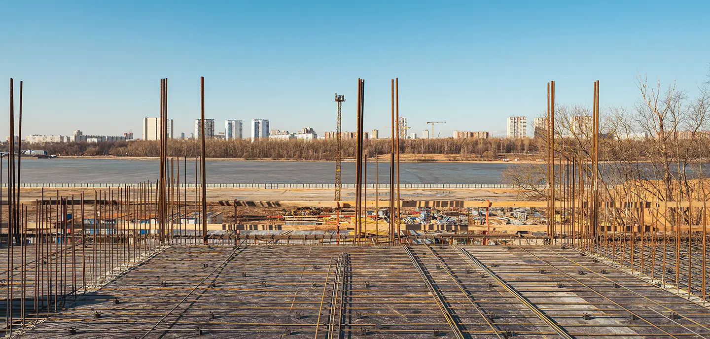 Как работает покупка квартиры на этапе котлована: плюсы, риски и выгода